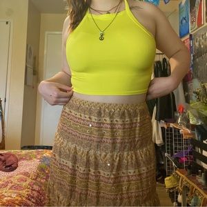 adorable yellow halter crop top! 💟🪩